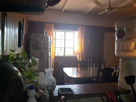 Casa 4 ambientes con 1 baño