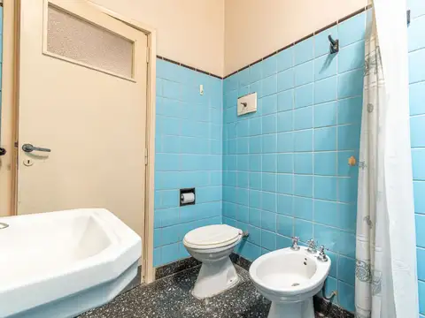 3 casas de 3 ambientes sobre lote propio ideal familia o renta en Villa Ballester