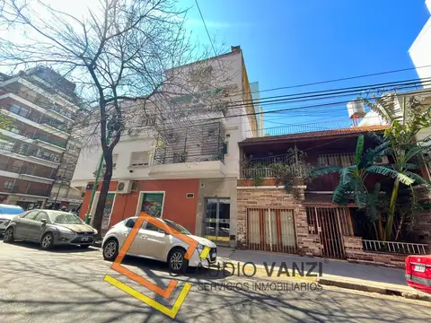 VENTA – Monoambiente luminoso con cocina independiente y acceso a terraza en Belgrano