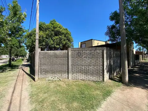 Casa 6 ambientes con 2 baños