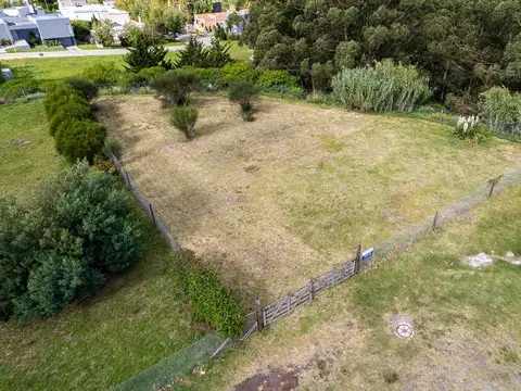 Barrio La Rosa frente al Parque del Origen
