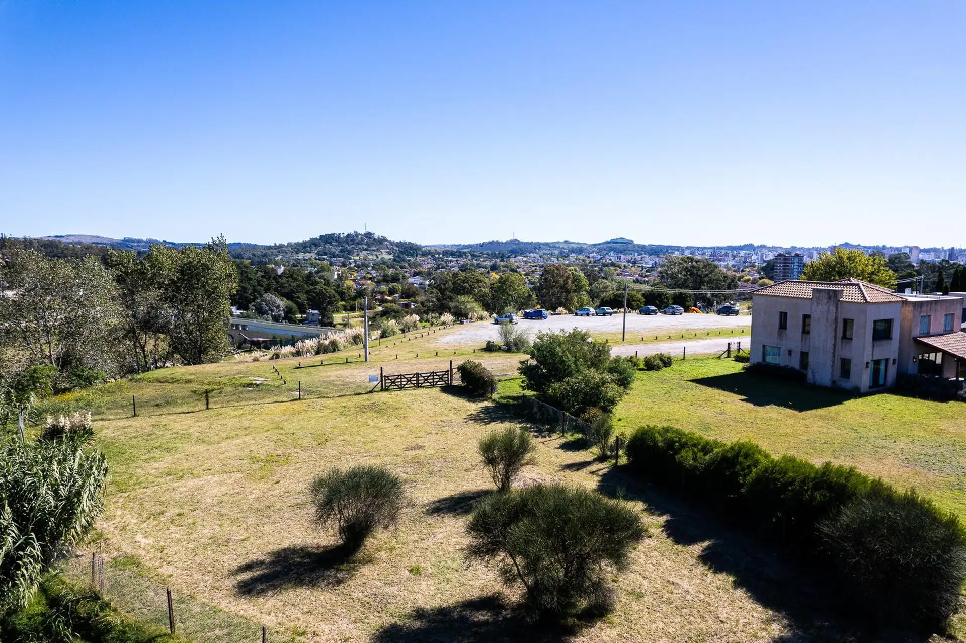 Terreno en venta 813m² en Barrio La Rosa, excelente ubicación
