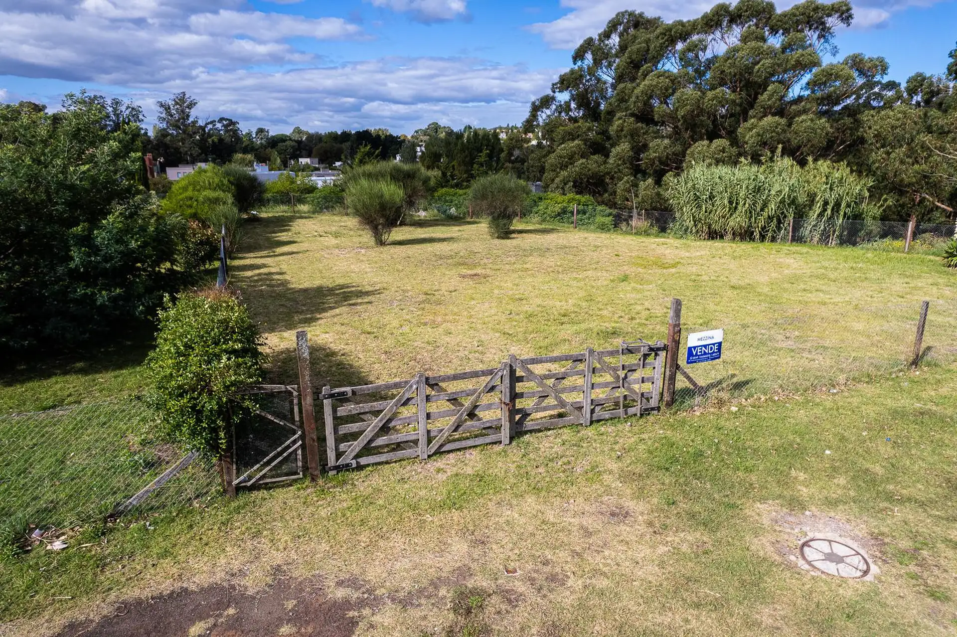 Terreno en venta 813m² en Barrio La Rosa, excelente ubicación