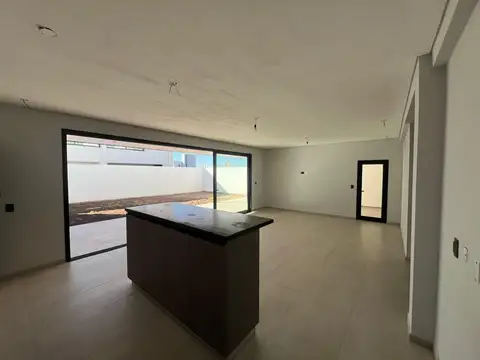 Casa en Venta en Barrio Rincones de Manantiales, USD 250.000