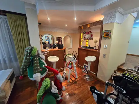 Casa 4 ambientes con 4 baños