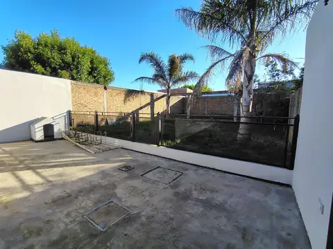 Casa de 2 habitaciones con patio en el pato