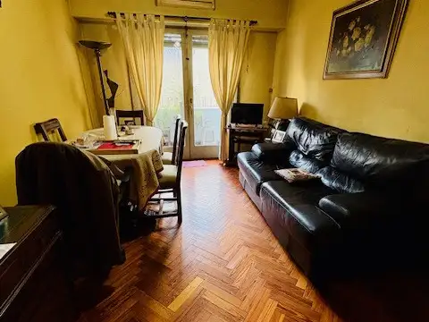 CABALLITO. DEPARTAMENTO TRES AMBIENTES CON BALCÓN. PARRAL Y RIVADAVIA.