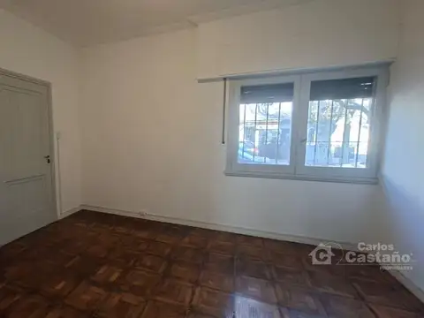 Caseros al 1100