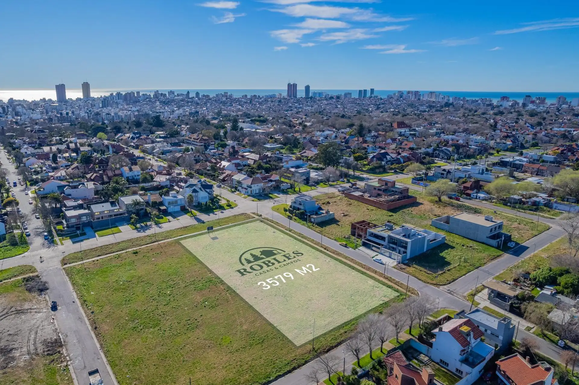 Terreno 3578m² en barrio Divino Rostro sobre Av. Paso