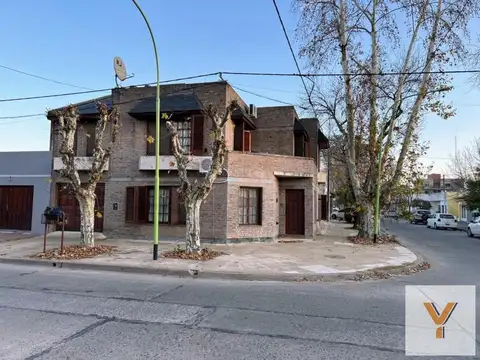 Casa en venta - 3 Dormitorios 3 Baños - Saladillo