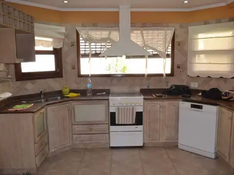 Casa en Venta en Ituzaingo, USD 330.000