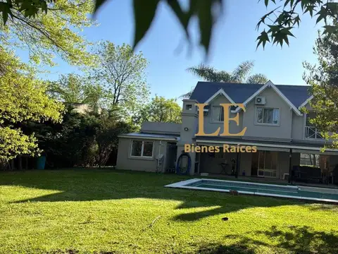 Casa en Venta con 3 cocheras