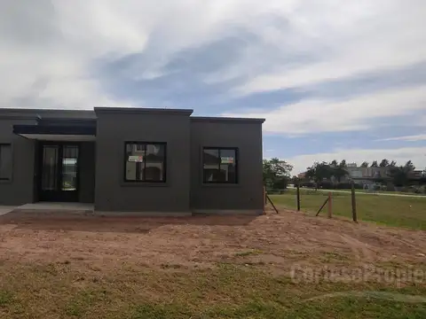 Casa en venta a la Laguna! - Barrio San Matias