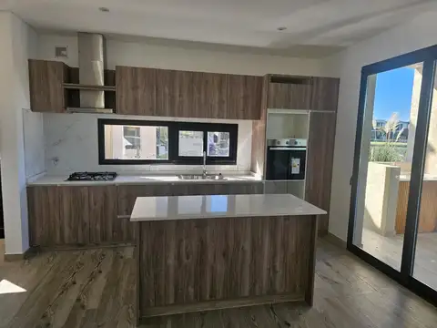 Casa en Venta - El Cantón, barrio Norte