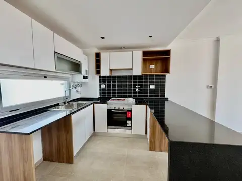 Departamento de 3 dorm.  - 3 de febrero  1100 - Cochera