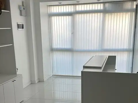 Excelente local en venta - Berazategui centro