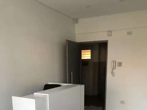 Excelente local en venta - Berazategui centro