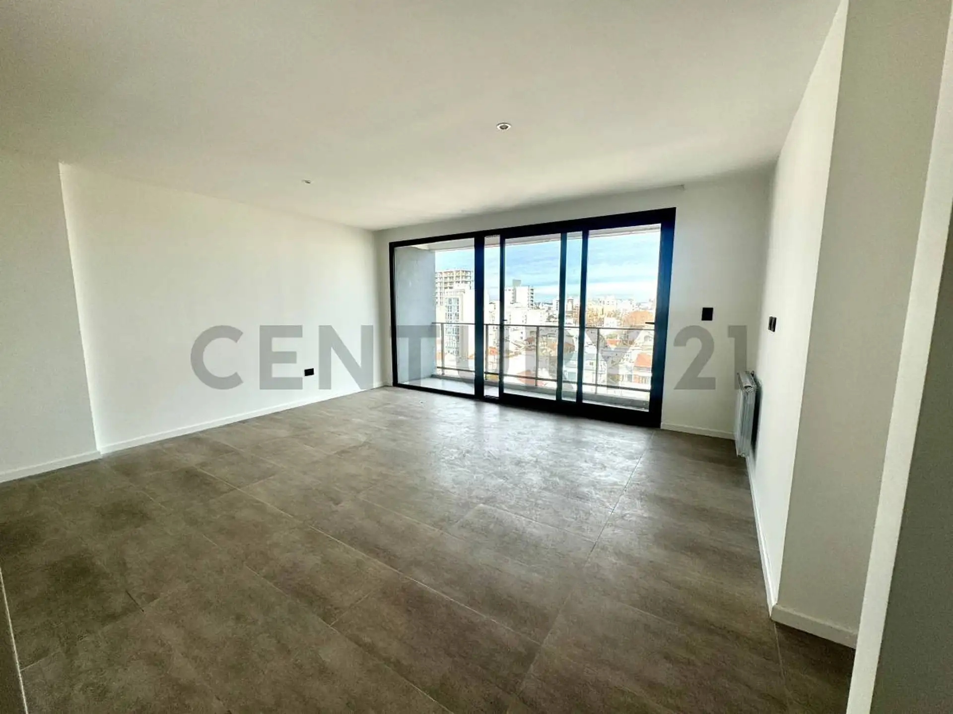 Depto 3 amb, 90m² con balcón y parrilla — San Jose