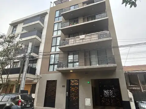 Tigre, en alquiler, casi a estrenar, excelente Departamento con cochera
