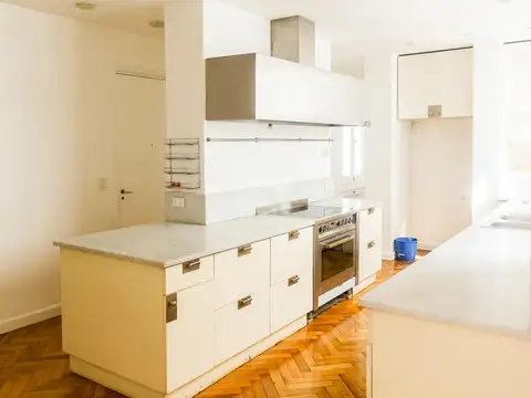 Departamento 7 ambientes con 4 baños