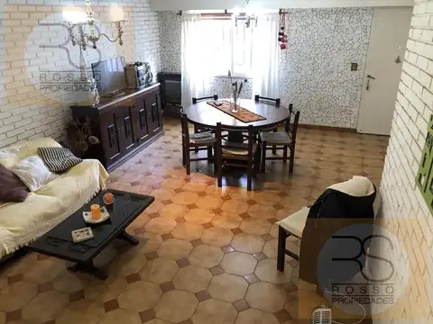 Depto Tipo Casa en Venta de 4 ambientes