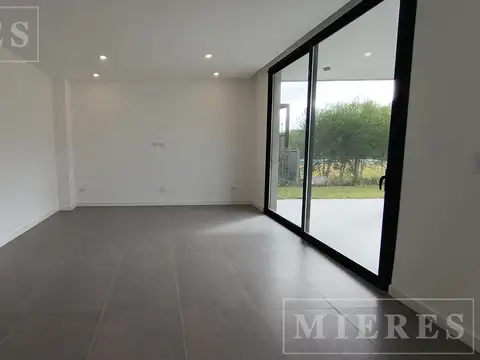 Casa en Venta al Este