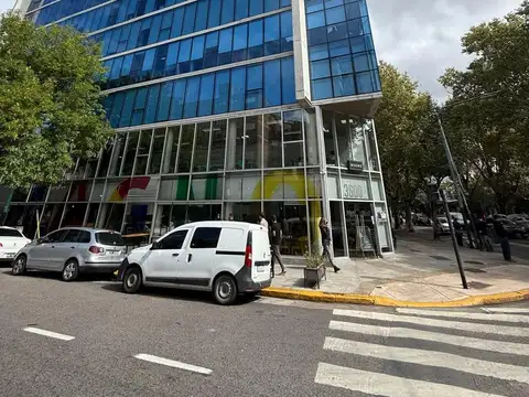 VENTA DE LOCAL COMERCIAL  CON RENTA EN PARQUE PATRICIOS