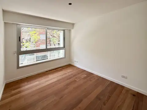 San Juan 300, Piso 1
