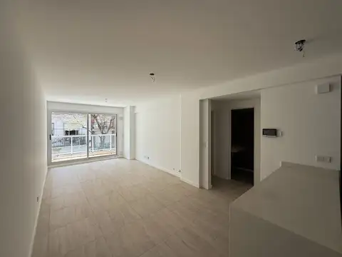San Juan 300, Piso 1