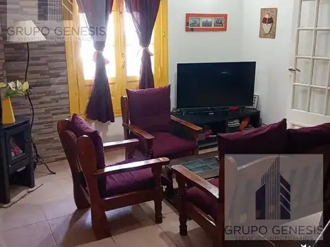 Casa 4 ambientes con 2 baños