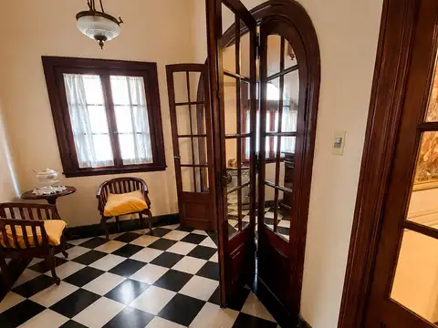 Venta casa estilo Ingles 5 amb Pileta Parque