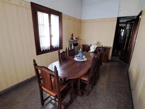 Casa 5 ambientes con 3 baños