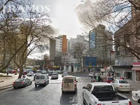 Av 44 y plaza Italia