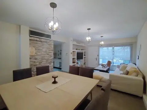 Casa 7 ambientes con 4 baños