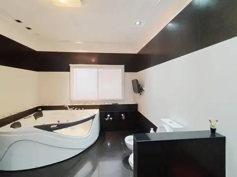 Impecable casa en venta en Villa del Parque de 5 dormitorios