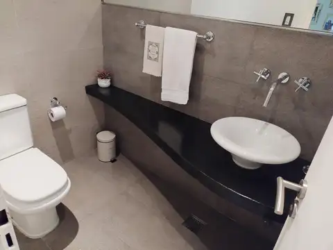 Impecable casa en venta en Villa del Parque de 5 dormitorios