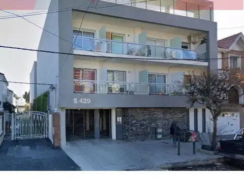 Departamento de Dos Ambientes con Cochera en Excelente Zona.