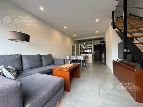 Depto. 3 Amb en Dúplex. con Amenities y Cochera a 2/C de Av. Maipú.