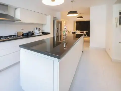 Departamento en Alquiler con 2 cocheras