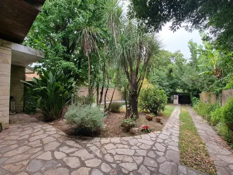 Casa 5 ambientes con 1 baño