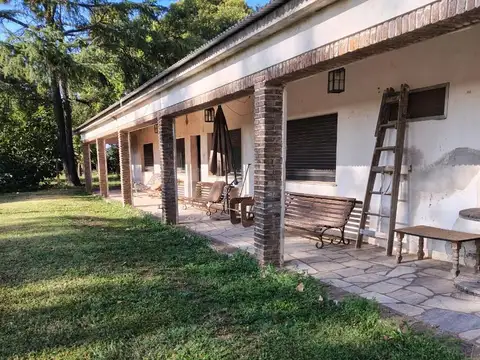 Chalet con piscina mas Campo 6ha en Villa Amelia