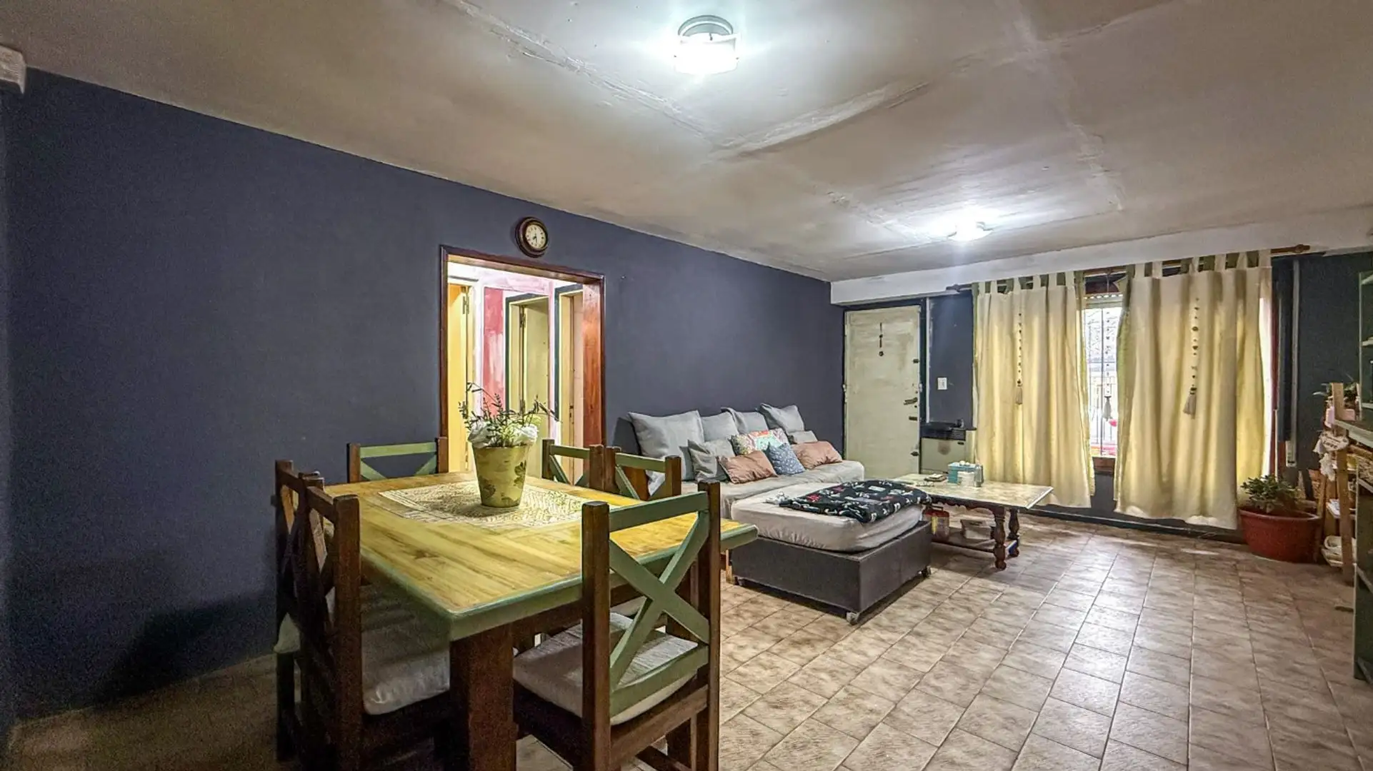 VENTA CASA 4 AMB + DEPTO Y COCHERA BARRIO MALVINAS
