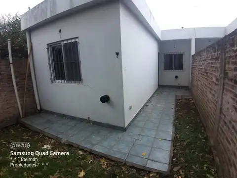 Casa en Alquiler con 1 cochera