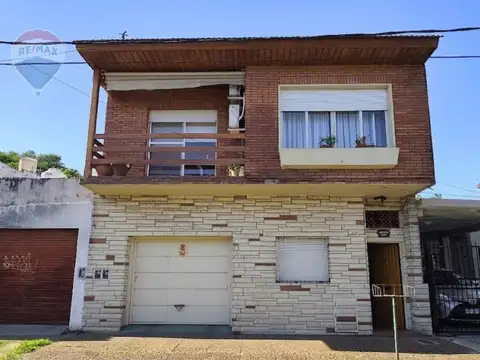 Venta casa 6 ambientes en J. L. Suarez garage