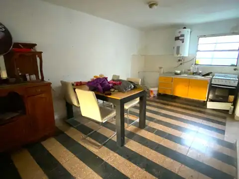 Casa en Venta en La Plata [Cod: 084002]