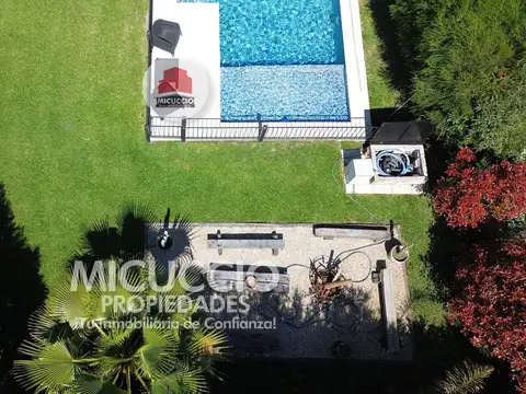 Casa 5 ambientes con 3 baños