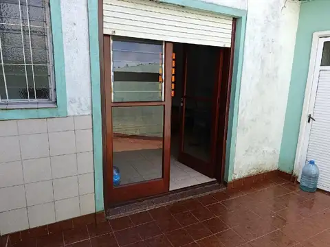 CÓMODO DÚPLEX SOBRE AVENIDA III - PLENO CENTRO