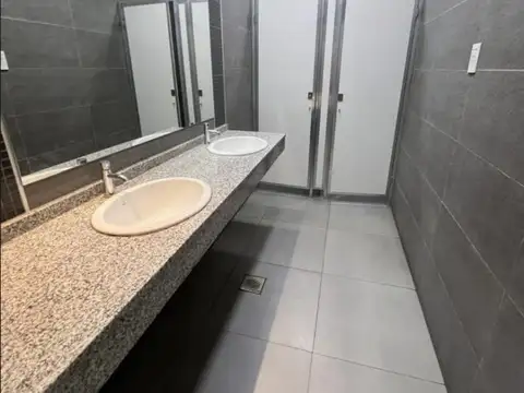 EDIFICIO CENTRICO SOBRE 9 DE JULIO CASI PEATONAL