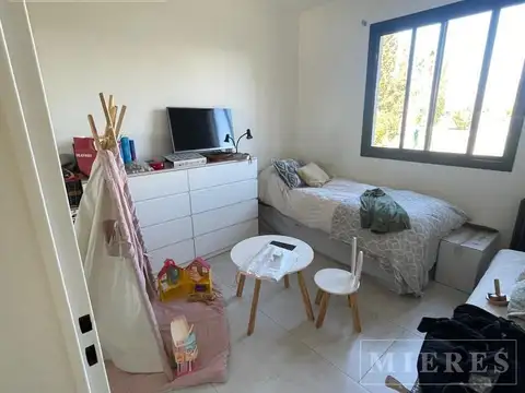 Casa en Venta a La Laguna en San Benito, Villanueva.