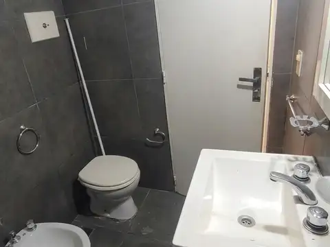 2 Amb Luminoso en Av. Libertador 2861 – Vista Parcial al Río – Olivos